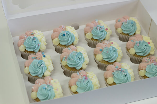 Toefjes (gender reveal cupcakes)