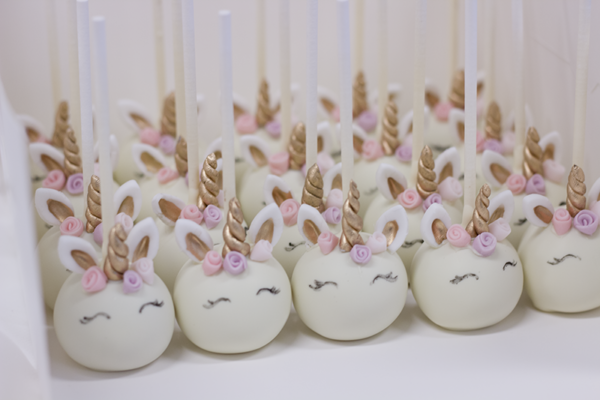 Unicorn cake pops