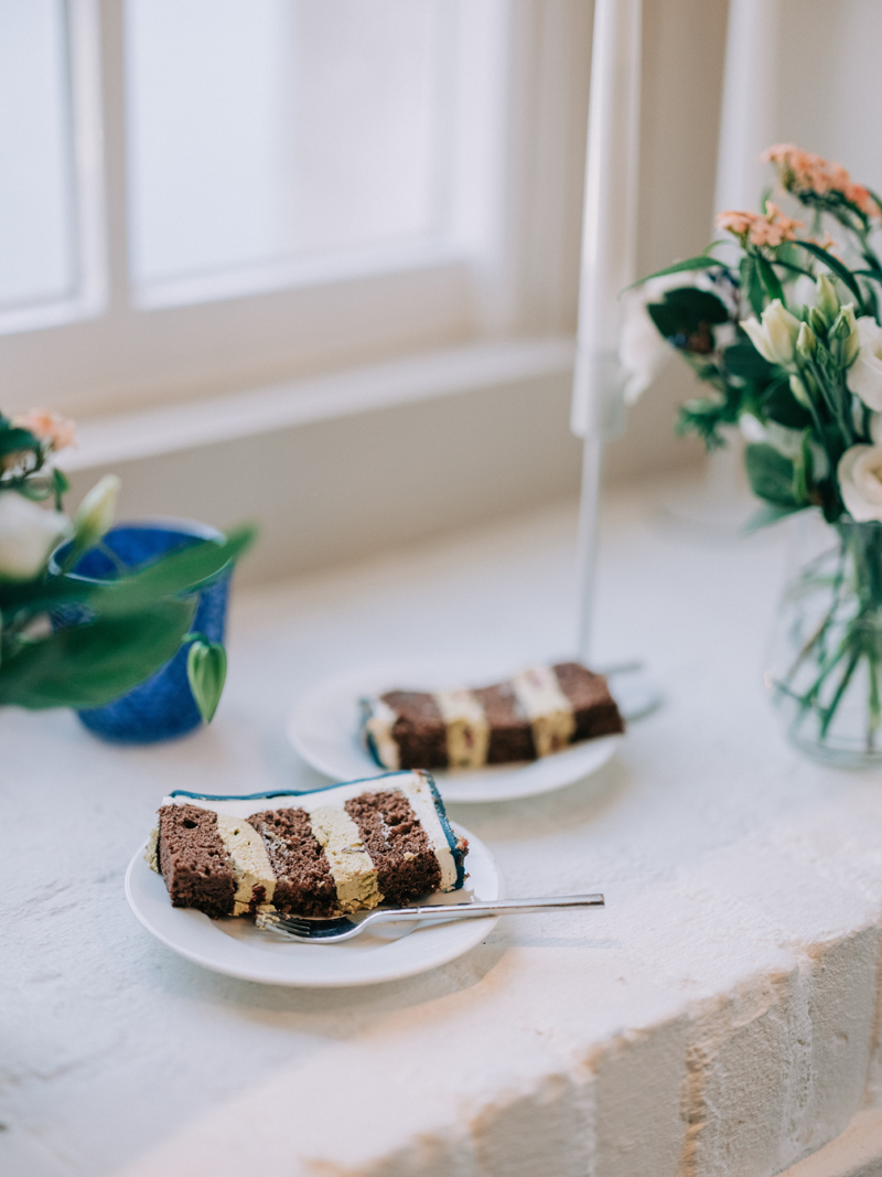 chocoolade, pistache en framboos bruidstaart