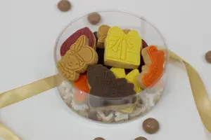 doosjes met mini sinterklaas koekjes